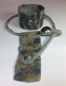 Necklace and cuff set made from grey Merino