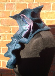 Side view of Sculpted Collar
